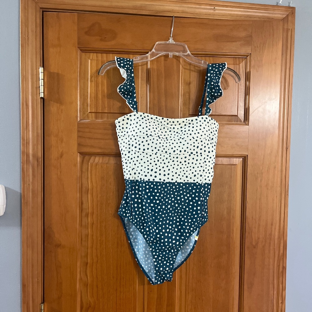 NWOT Summersalt ruffle oasis one piece swimsuit bathing suit teal and white dots